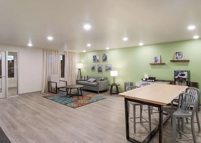 Woodspring Chandler Hotel 2*