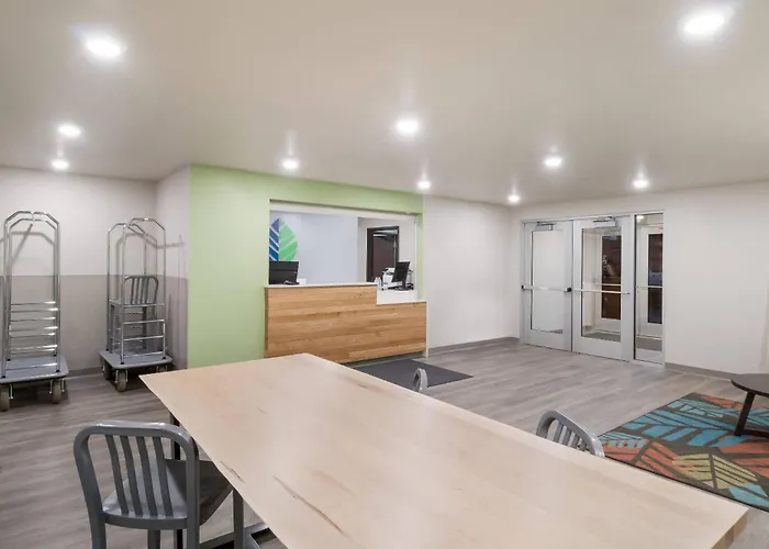 Woodspring Chandler 2*