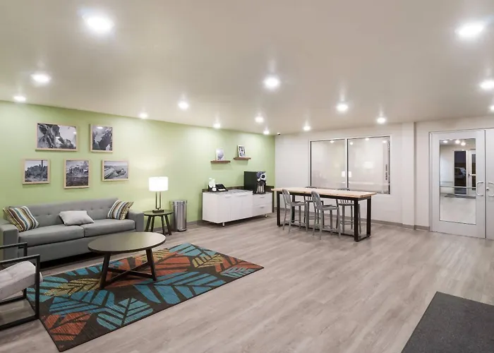 Woodspring Chandler